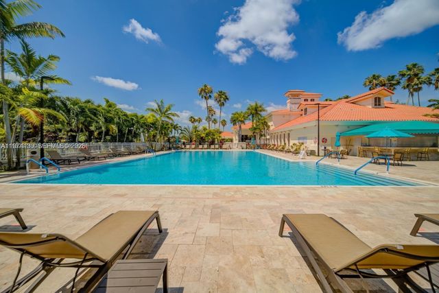 9725 NW 52nd St 213, Doral, FL 33178