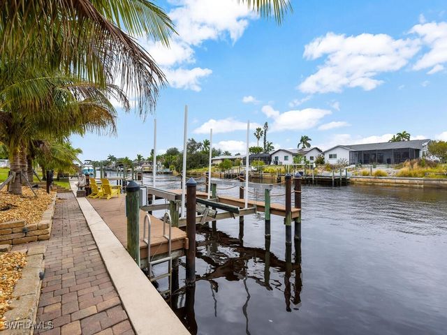 1901 SE 13th ST, Cape Coral, FL 33990