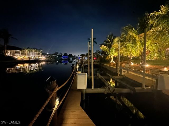 1901 SE 13th ST, Cape Coral, FL 33990