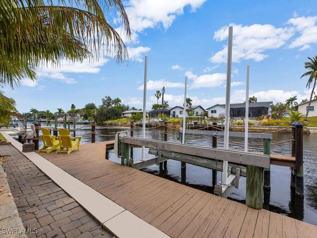 1901 SE 13th ST, Cape Coral, FL 33990