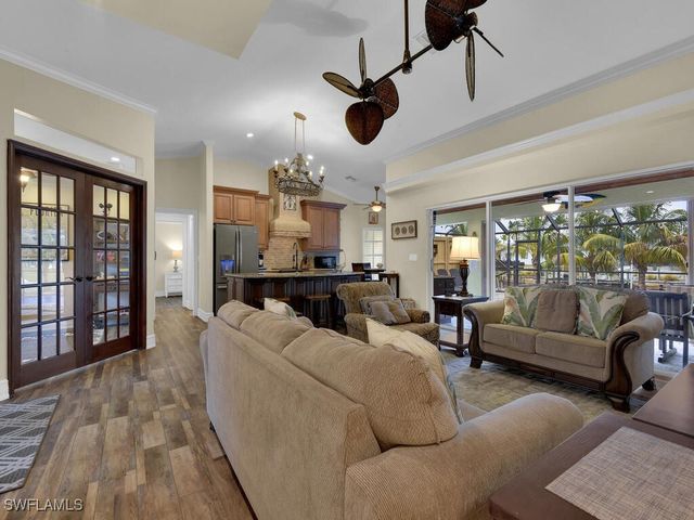 1901 SE 13th ST, Cape Coral, FL 33990