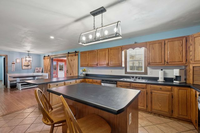 324 Laster Holman Rd, Decherd, TN 37324