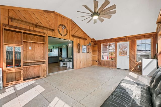 324 Laster Holman Rd, Decherd, TN 37324