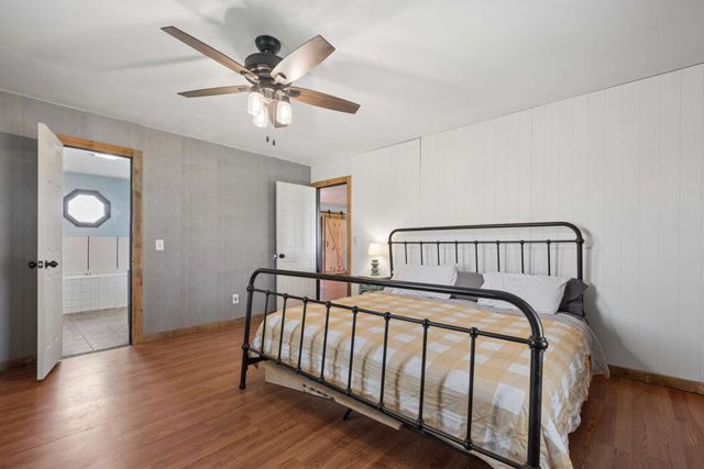 324 Laster Holman Rd, Decherd, TN 37324