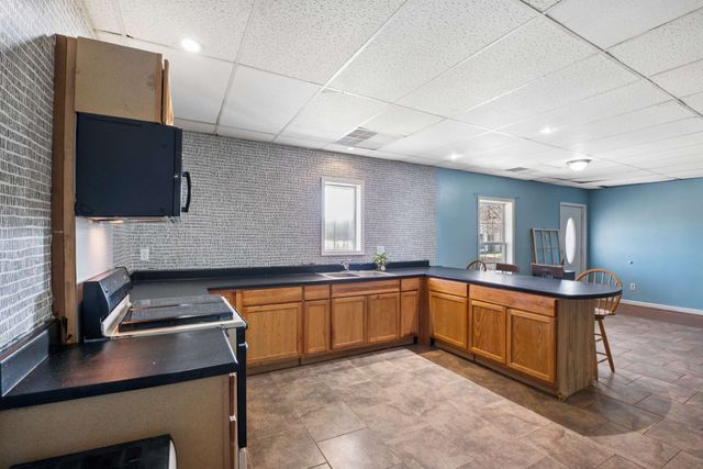 324 Laster Holman Rd, Decherd, TN 37324