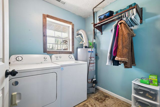 324 Laster Holman Rd, Decherd, TN 37324