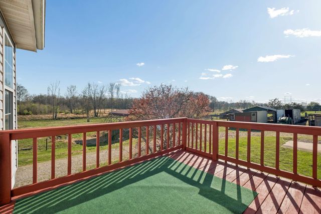 324 Laster Holman Rd, Decherd, TN 37324