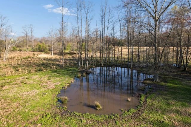 324 Laster Holman Rd, Decherd, TN 37324