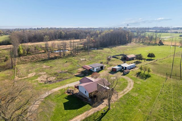 324 Laster Holman Rd, Decherd, TN 37324