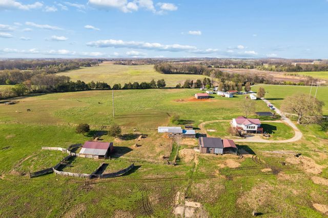 324 Laster Holman Rd, Decherd, TN 37324