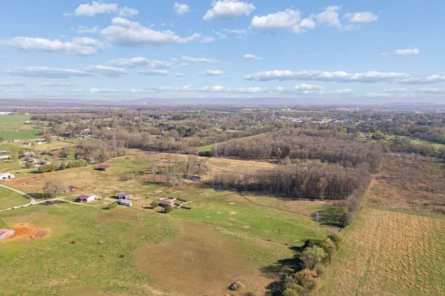 324 Laster Holman Rd, Decherd, TN 37324