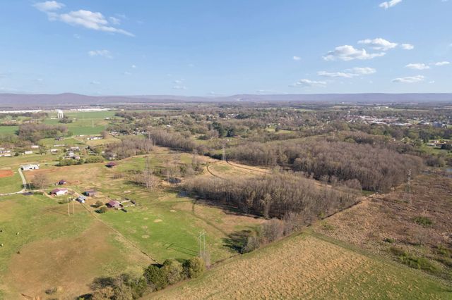 324 Laster Holman Rd, Decherd, TN 37324