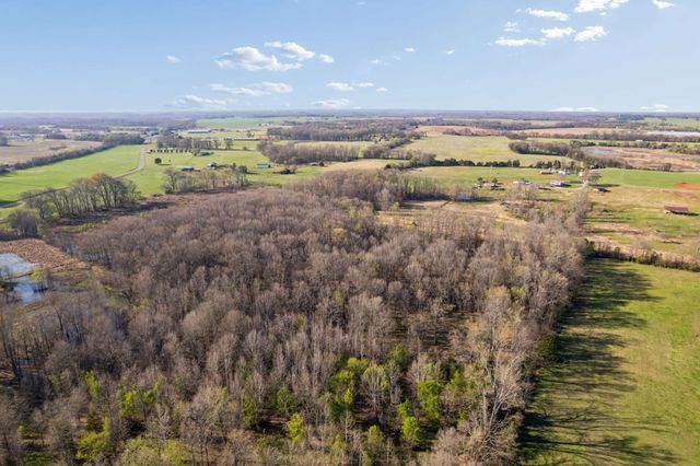 324 Laster Holman Rd, Decherd, TN 37324