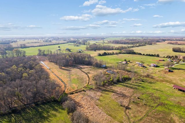 324 Laster Holman Rd, Decherd, TN 37324