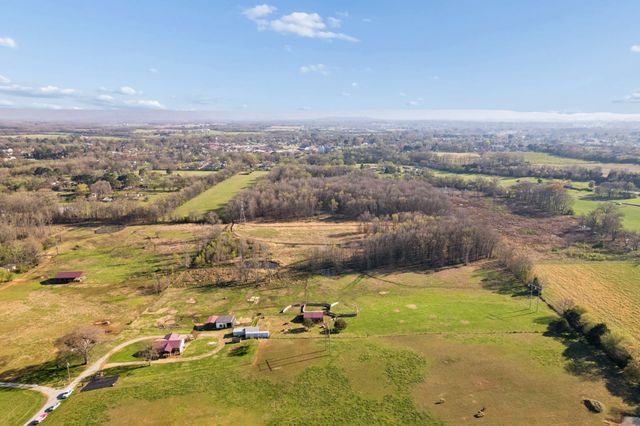 324 Laster Holman Rd, Decherd, TN 37324