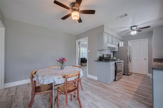 5822 Shurmard Drive, Houston, TX 77092