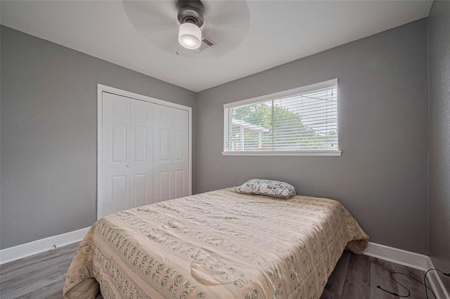 5822 Shurmard Drive, Houston, TX 77092