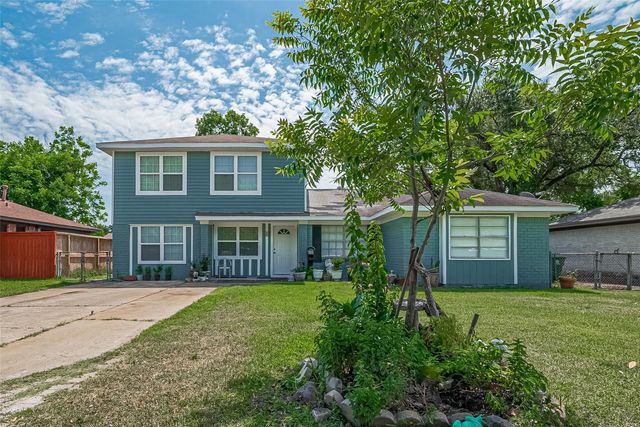 5822 Shurmard Drive, Houston, TX 77092