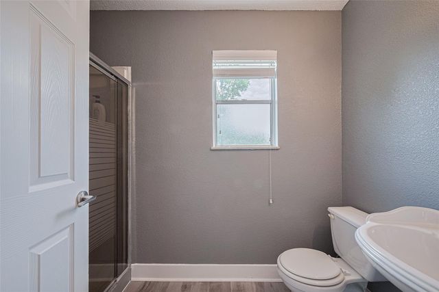 5822 Shurmard Drive, Houston, TX 77092