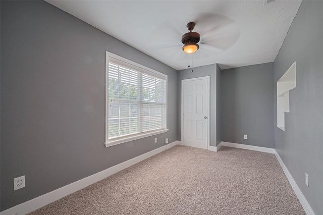 5822 Shurmard Drive, Houston, TX 77092
