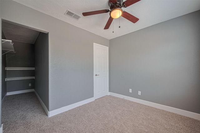 5822 Shurmard Drive, Houston, TX 77092