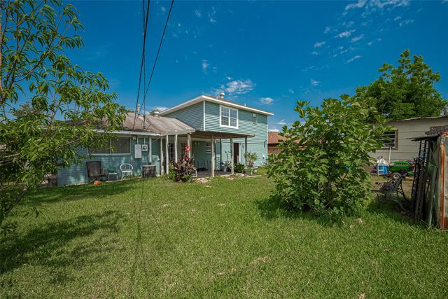 5822 Shurmard Drive, Houston, TX 77092