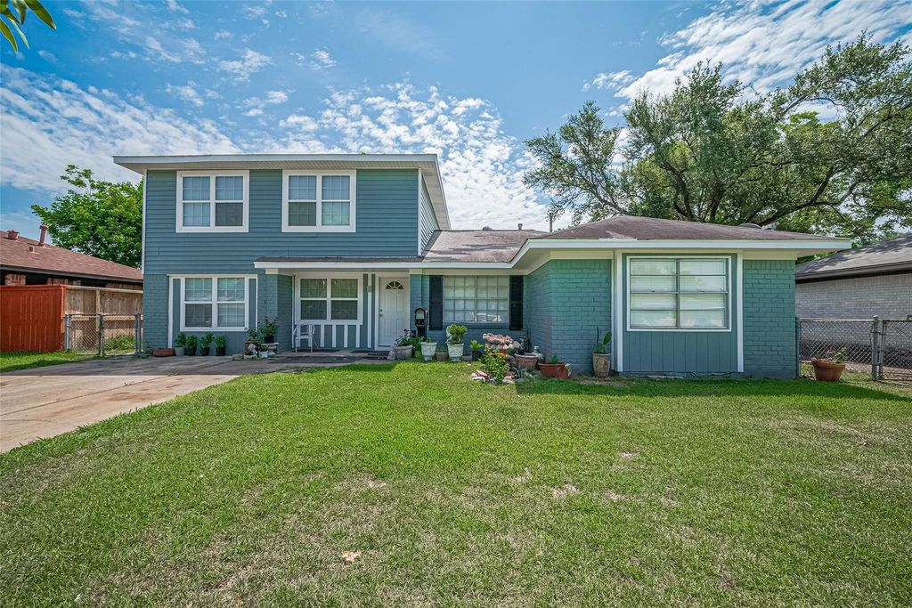 5822 Shurmard Drive, Houston, TX 77092