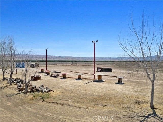 913 Basic School Road, Maricopa, CA 93252