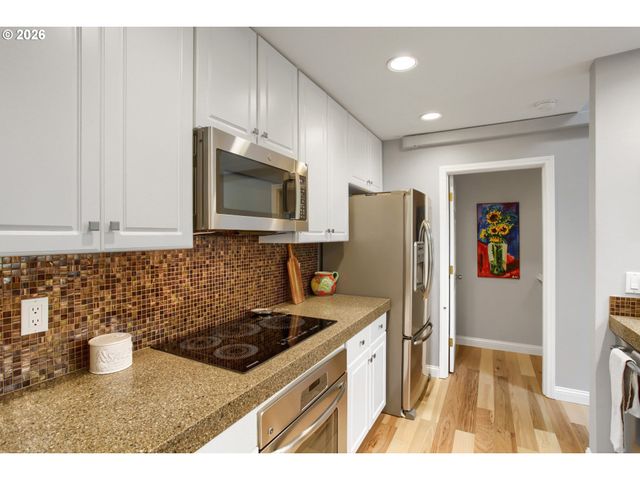 1719 Nw MILLER HILL Ct, Portland, OR 97229