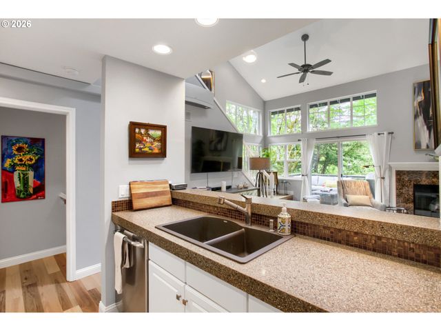1719 Nw MILLER HILL Ct, Portland, OR 97229
