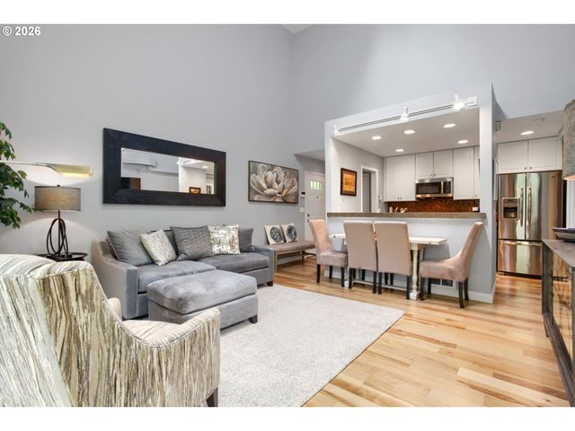 1719 Nw MILLER HILL Ct, Portland, OR 97229