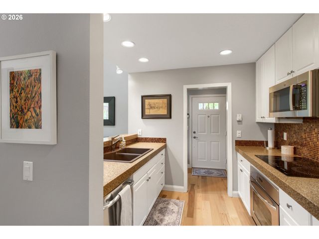 1719 Nw MILLER HILL Ct, Portland, OR 97229