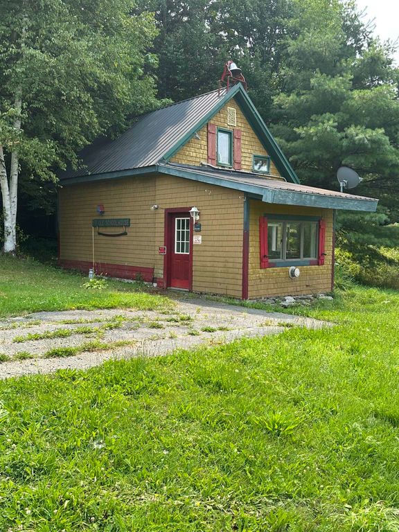 147 Pope Road, Lowell, VT 05847