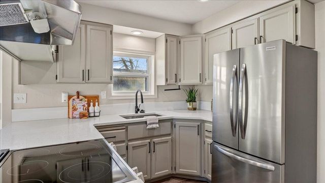 107 W Moore Ave, Deer Park, WA 99006