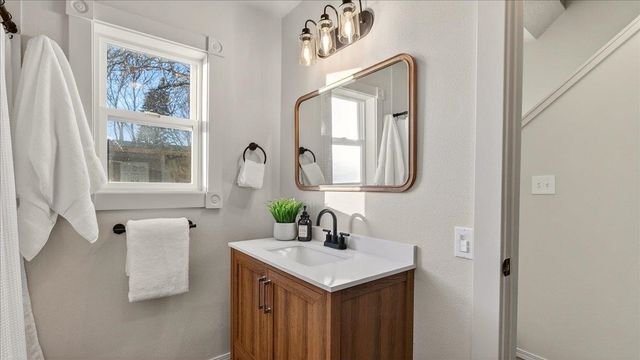 107 W Moore Ave, Deer Park, WA 99006