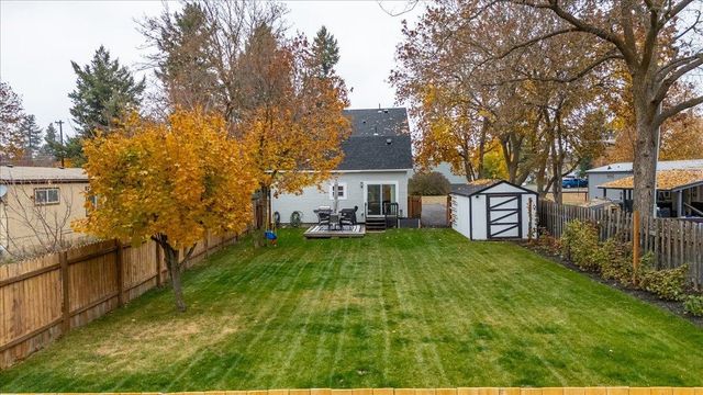 107 W Moore Ave, Deer Park, WA 99006