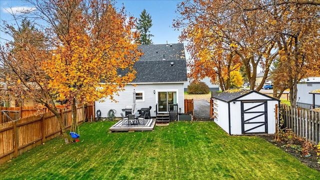 107 W Moore Ave, Deer Park, WA 99006