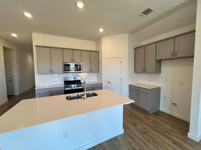 1928 Crooked Creek ST, Leander, TX 78641