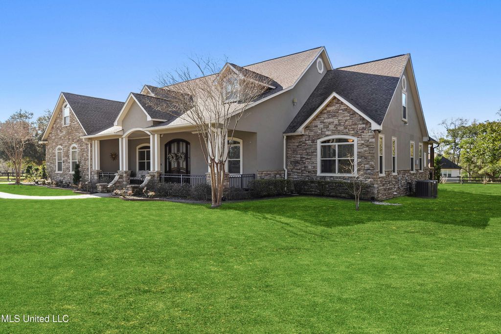 23239 Stablewood Circle, Pass Christian, MS 39571