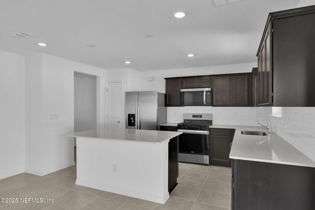 5507 LONGFIN Court, Jacksonville, FL 32244