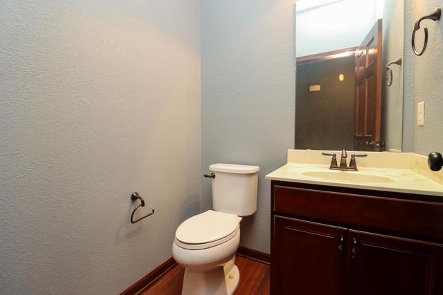W245N2799 Single Tree DRIVE, Pewaukee, WI 53072
