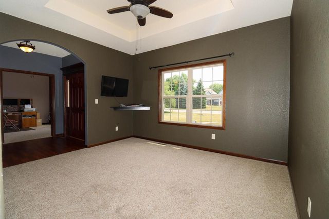W245N2799 Single Tree DRIVE, Pewaukee, WI 53072