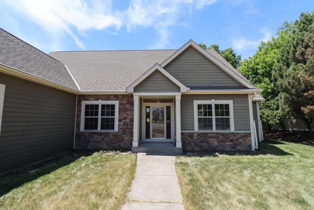 W245N2799 Single Tree DRIVE, Pewaukee, WI 53072