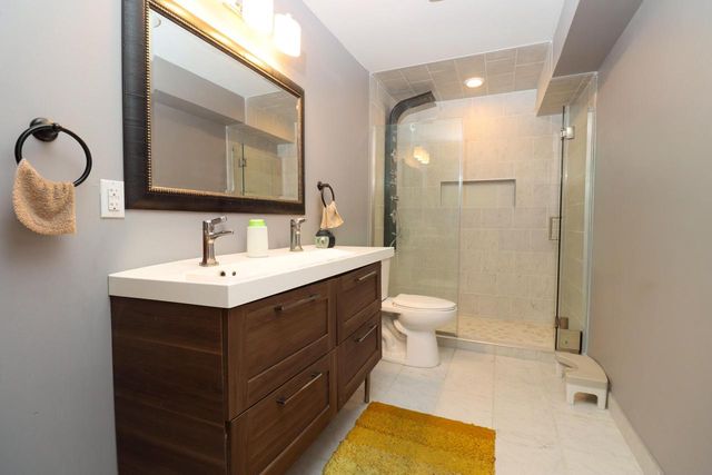 W245N2799 Single Tree DRIVE, Pewaukee, WI 53072