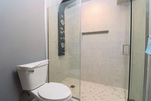 W245N2799 Single Tree DRIVE, Pewaukee, WI 53072