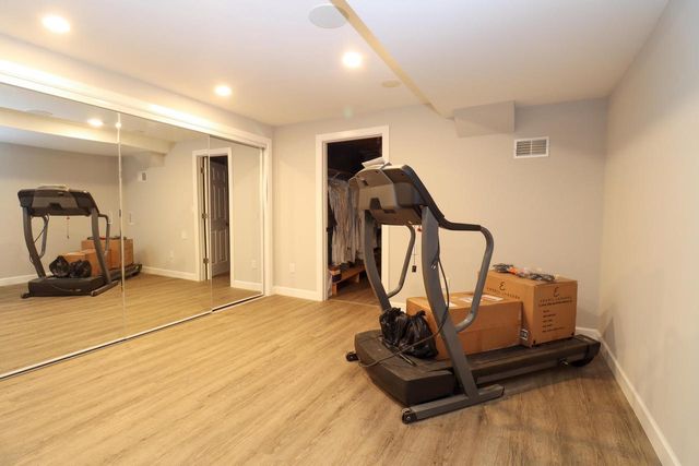 W245N2799 Single Tree DRIVE, Pewaukee, WI 53072