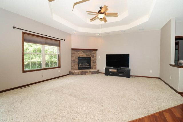 W245N2799 Single Tree DRIVE, Pewaukee, WI 53072