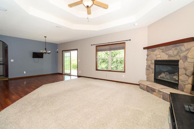 W245N2799 Single Tree DRIVE, Pewaukee, WI 53072