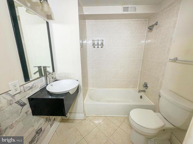 1835 D ST NE, Washington, DC 20002