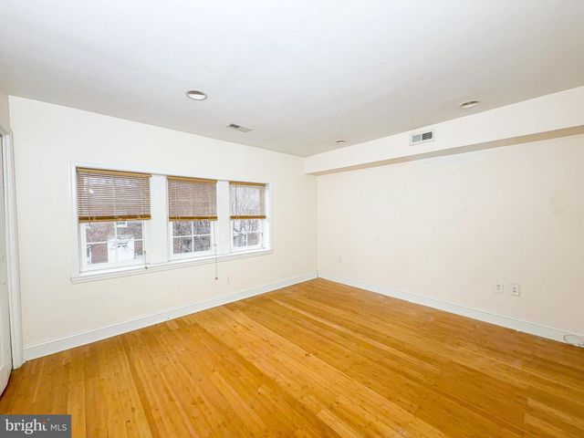 1835 D ST NE, Washington, DC 20002